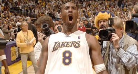 字母哥：雄鹿队风波中的篮球明星之路